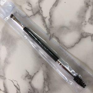 Anastasia Beverly hills brow brush